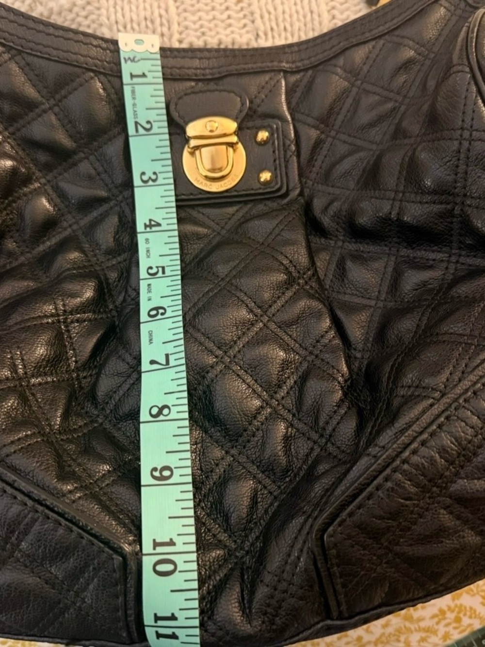 Marc Jacobs - Black Quilted Shoulder Bag with Gold Chain Accent - Picture 4 of 10